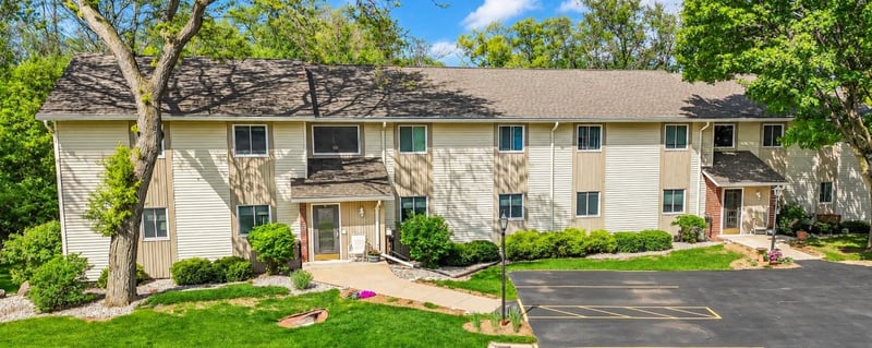 1 Altendorf Pl #8, Kaukauna, WI 54130