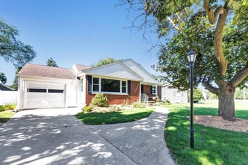 975 Coppens Rd, Green Bay, WI 54303-3866