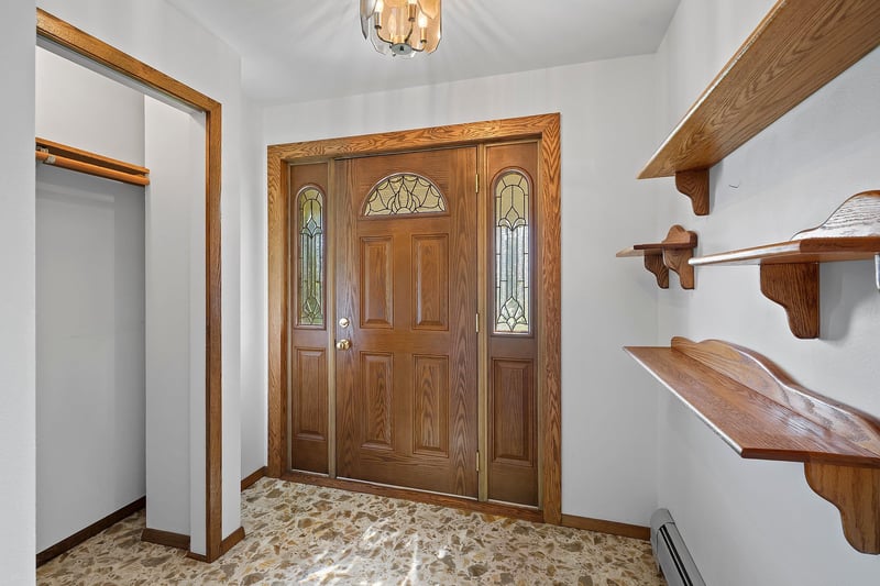 W2450 River Bend Ln, Cecil, WI 54111