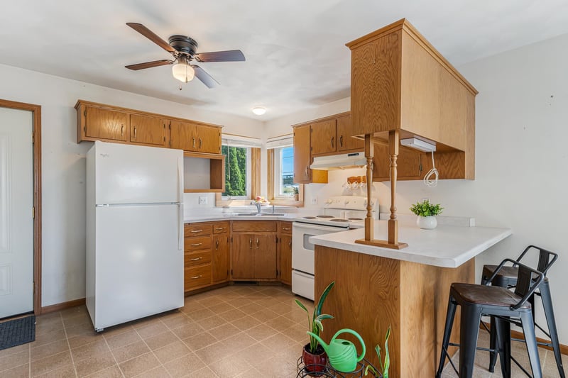 515 N Nash St, Hortonville, WI 54944