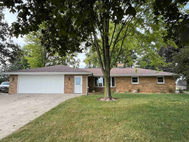 W2226 Hickory Dr, Kaukauna, WI 54130-1502