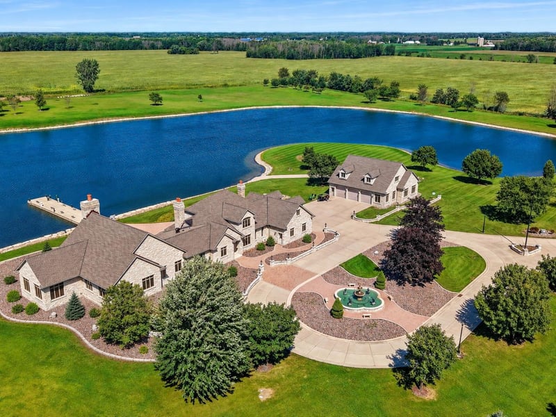 5696 School Dr, Green Bay, WI 54313