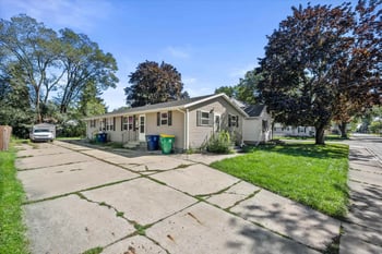 956 Langlade Ave, Green Bay, WI 54304