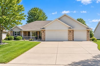 1188 Stillwater Ct, Green Bay, WI 54313