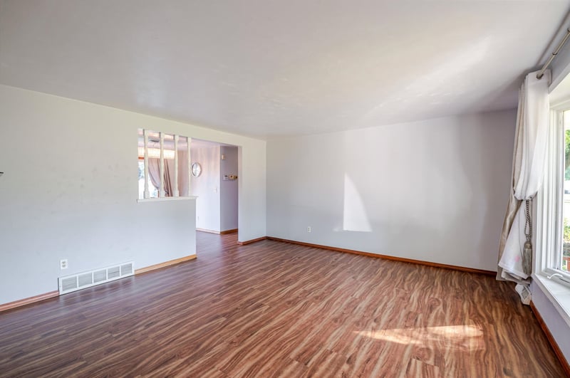 2525 Heather Rd, Green Bay, WI 54311