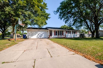 2525 Heather Rd, Green Bay, WI 54311