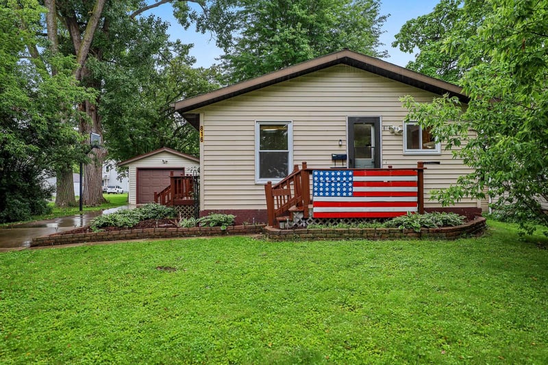 816 Smith St, Green Bay, WI 54302