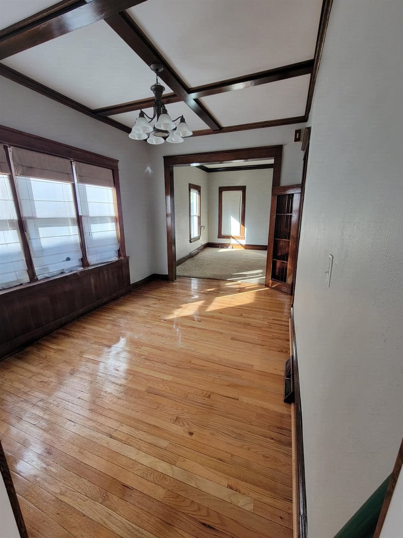 319 W Melvin Ave, Oshkosh, WI 54901-3720