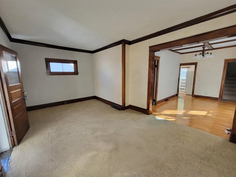 319 W Melvin Ave, Oshkosh, WI 54901-3720