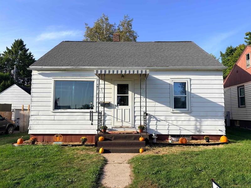 207 Rolland St, Algoma, WI 54201-1140