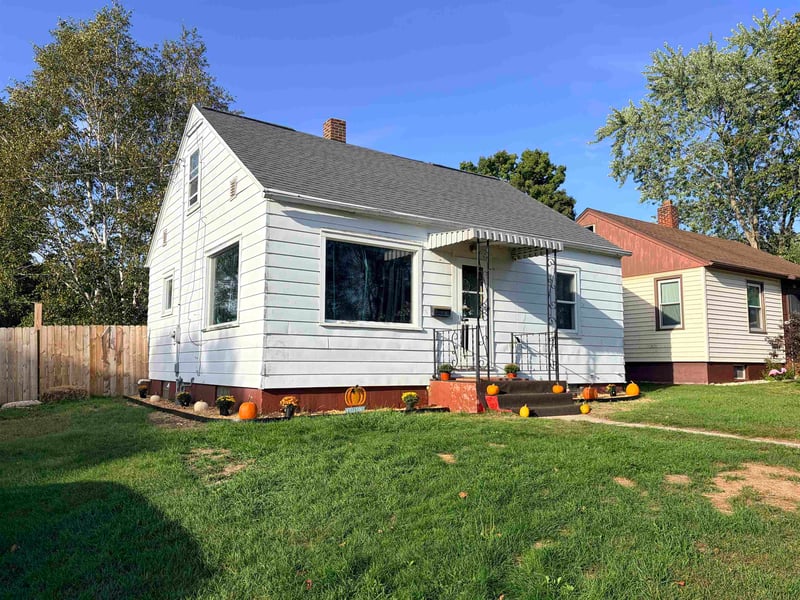 207 Rolland St, Algoma, WI 54201-1140