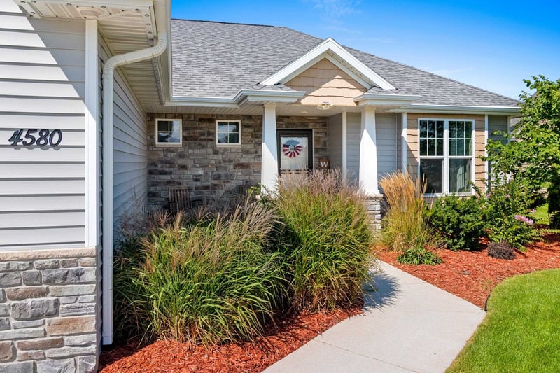 4580 Stillmeadow Cir, De Pere, WI 54115
