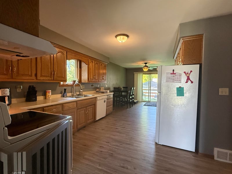 1541 Cass St, Green Bay, WI 54302-2505