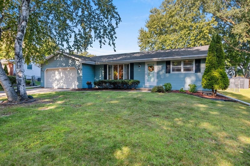 1110 Michaline Dr, Green Bay, WI 54304-2031