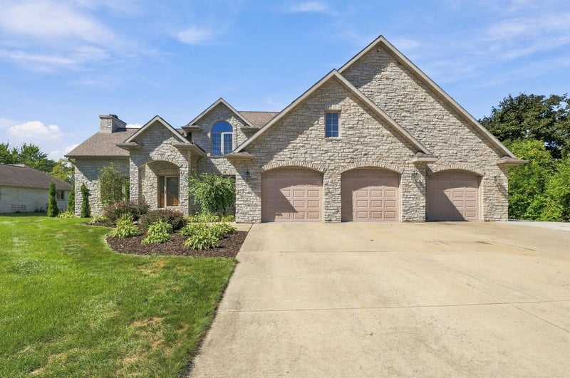 5044 Redbud Ct, Green Bay, WI 54311