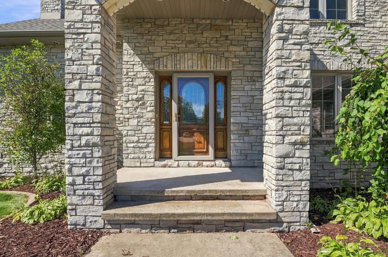5044 Redbud Ct, Green Bay, WI 54311