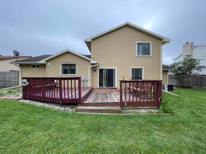 2565 Carmel Ln, Green Bay, WI 54311-5255