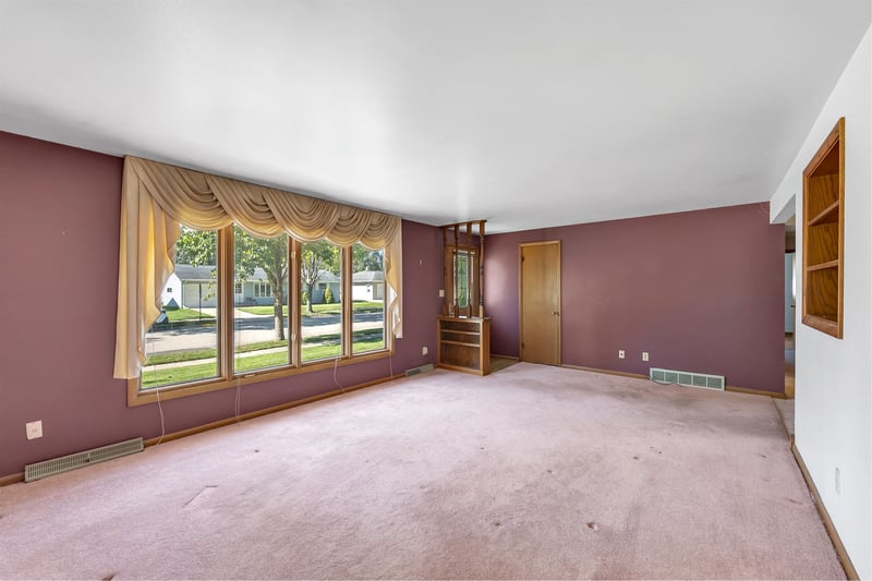 1198 Kenwood St, Green Bay, WI 54304-3843
