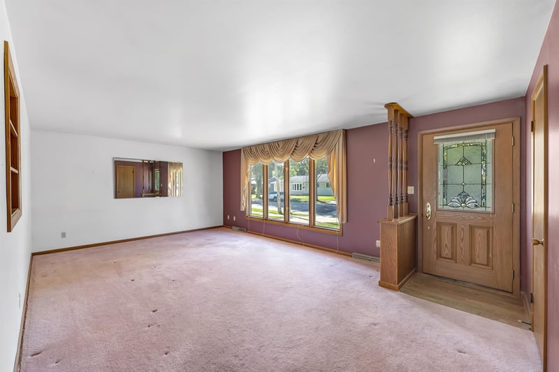 1198 Kenwood St, Green Bay, WI 54304-3843