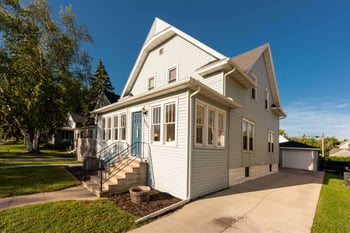 1033 N Sawyer St, Oshkosh, WI 54902