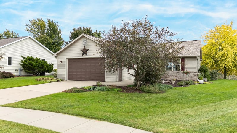 2305 Hearthstone Dr, Kaukauna, WI 54130