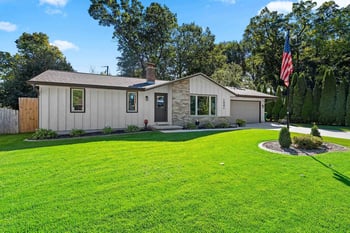 1241 Delray Dr, Green Bay, WI 54304-1446