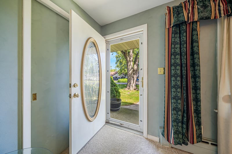 133 Villa Dr, Neenah, WI 54956