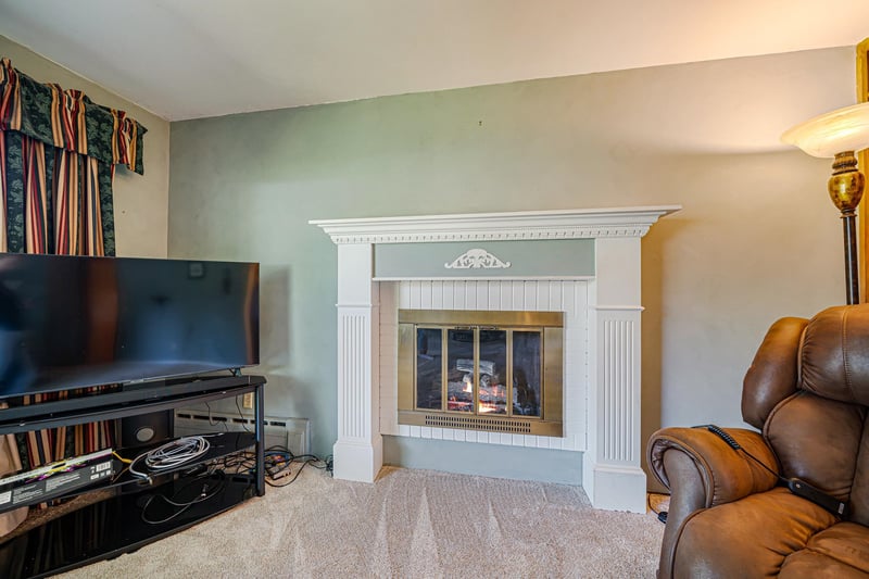 133 Villa Dr, Neenah, WI 54956