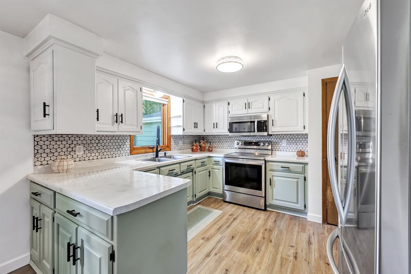 423 Bader St, Green Bay, WI 54302