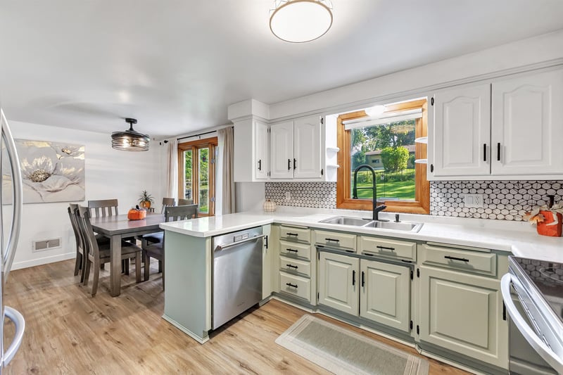 423 Bader St, Green Bay, WI 54302