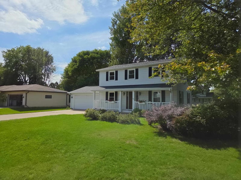 1310 Stead Dr, Menasha, WI 54952