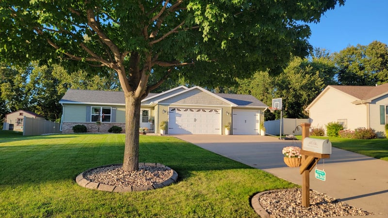 W6360 Goose Creek Cir, Greenville, WI 54942