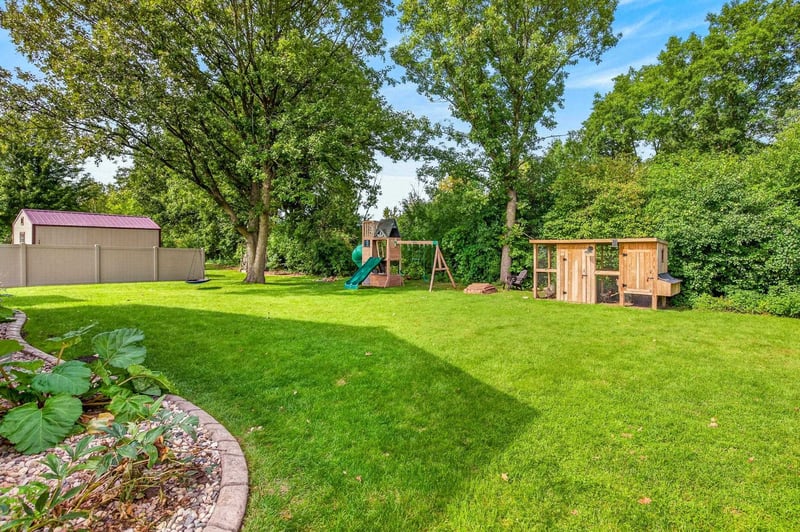 W6360 Goose Creek Cir, Greenville, WI 54942