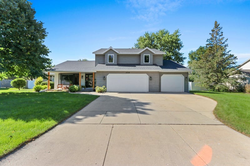 2648 Vonda Dr, Green Bay, WI 54311