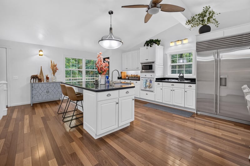 706 Melanie Ln, Oneida, WI 54155
