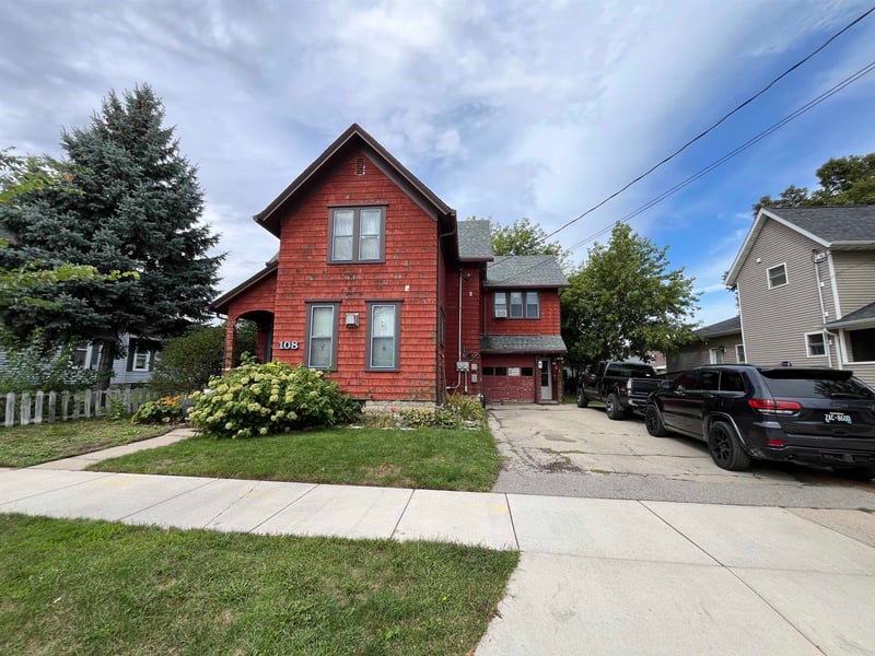108 E Atlantic St, Appleton, WI 54911-5002