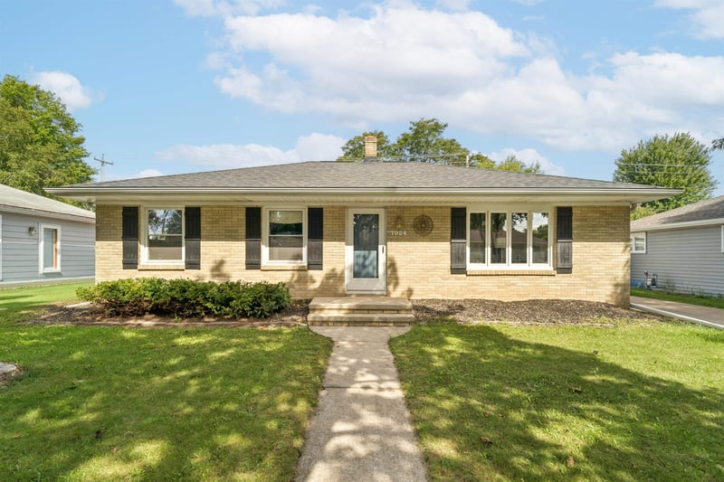 1024 E Lindbergh St, Appleton, WI 54911