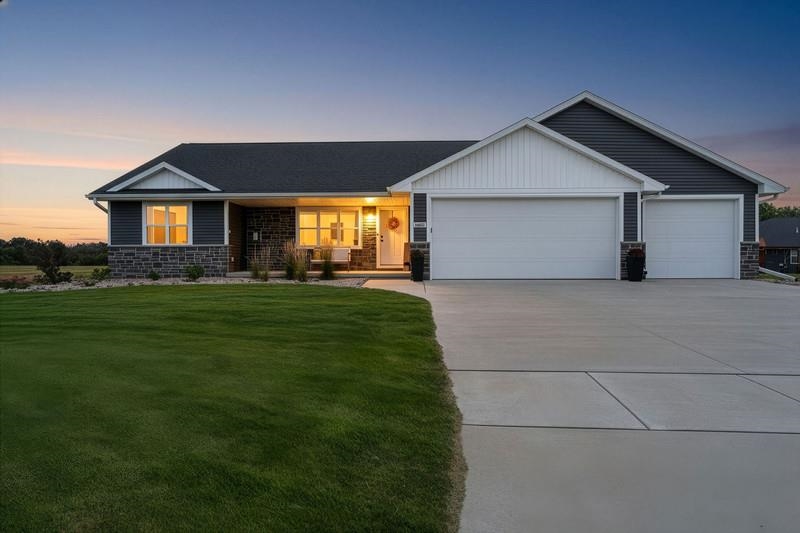 2347 Tigerwood Trl, De Pere, WI 54115