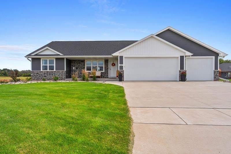 2347 Tigerwood Trl, De Pere, WI 54115