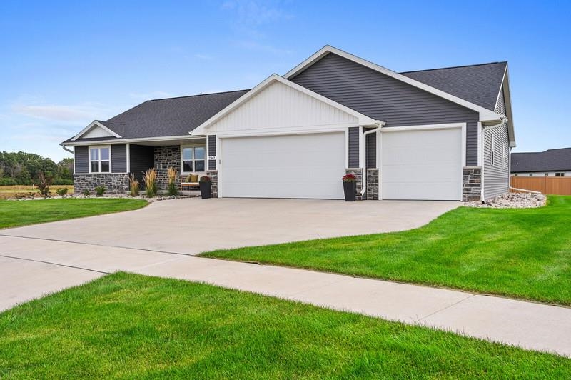 2347 Tigerwood Trl, De Pere, WI 54115