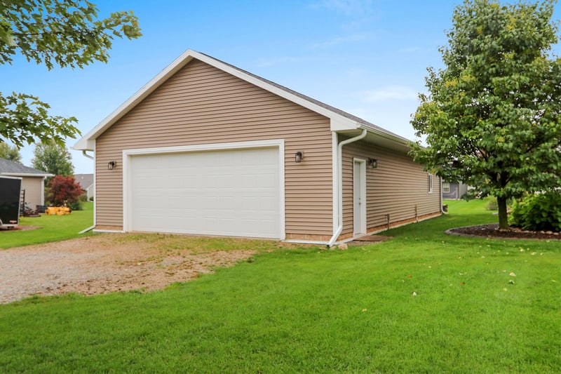 W6179 Everglade Rd, Greenville, WI 54942-8791