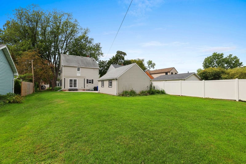 1816 N Superior St, Appleton, WI 54911-2747