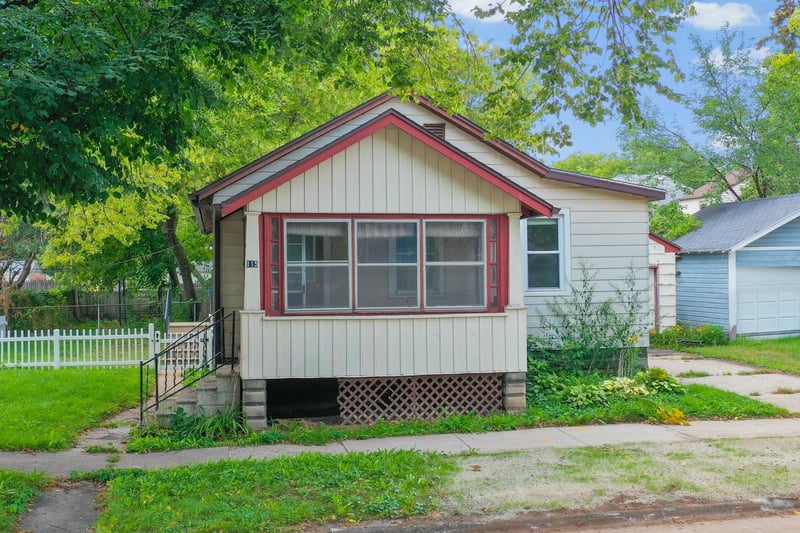 115 N Irwin Ave, Green Bay, WI 54301-4316