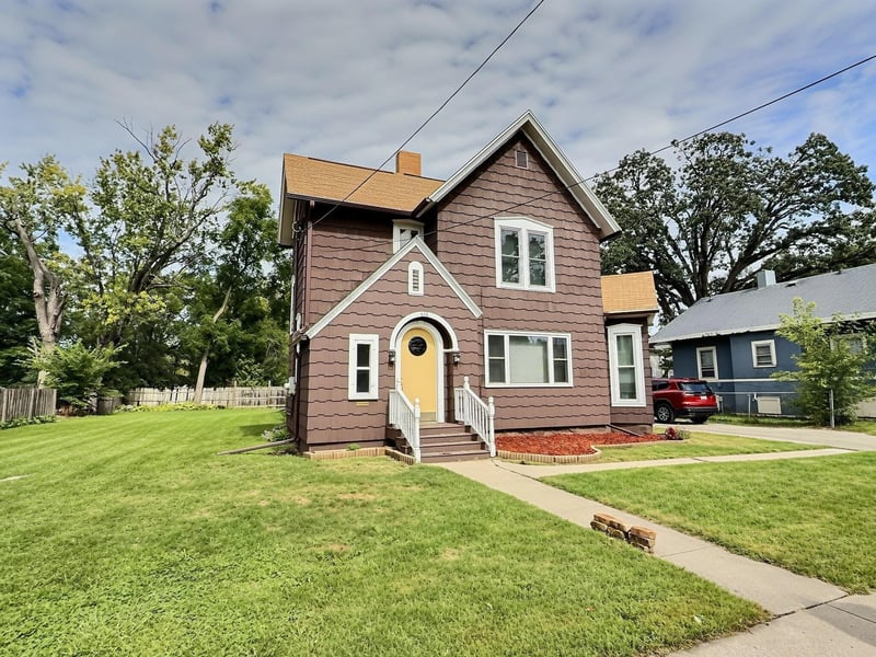 610 W Irving Ave, Oshkosh, WI 54901