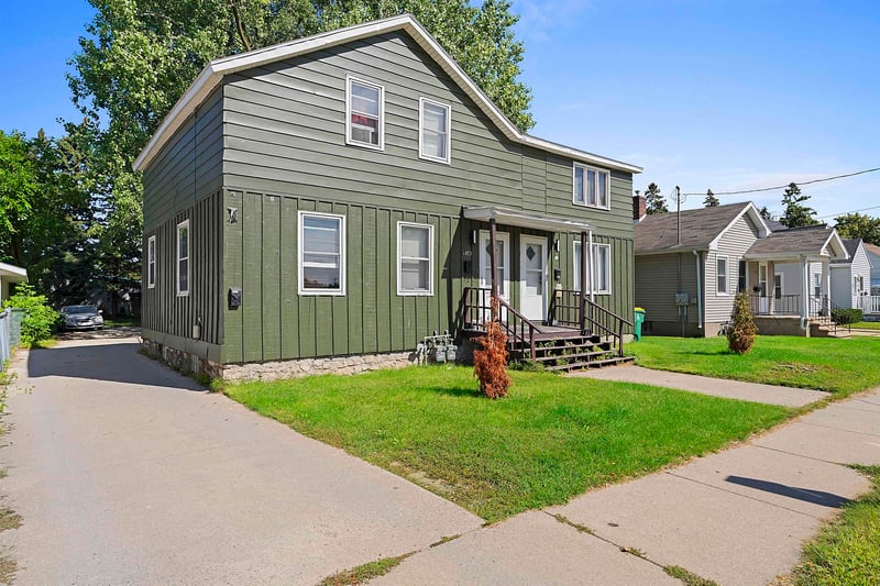 1453 Harvey St, Green Bay, WI 54302