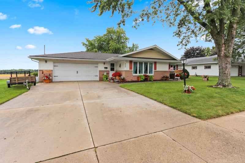 233 E National Ave, Brillion, WI 54110