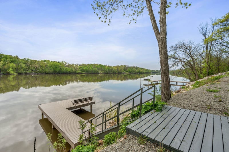 739 Park St, Wrightstown, WI 54180-1017