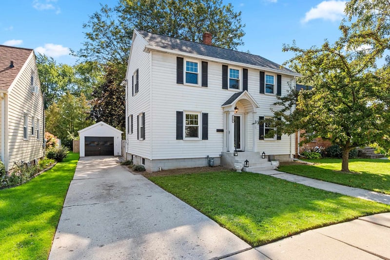 1109 12th Ave, Green Bay, WI 54304-2644