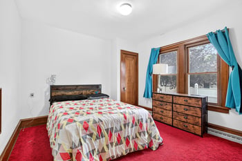 411 Knapp St, Oshkosh, WI 54902