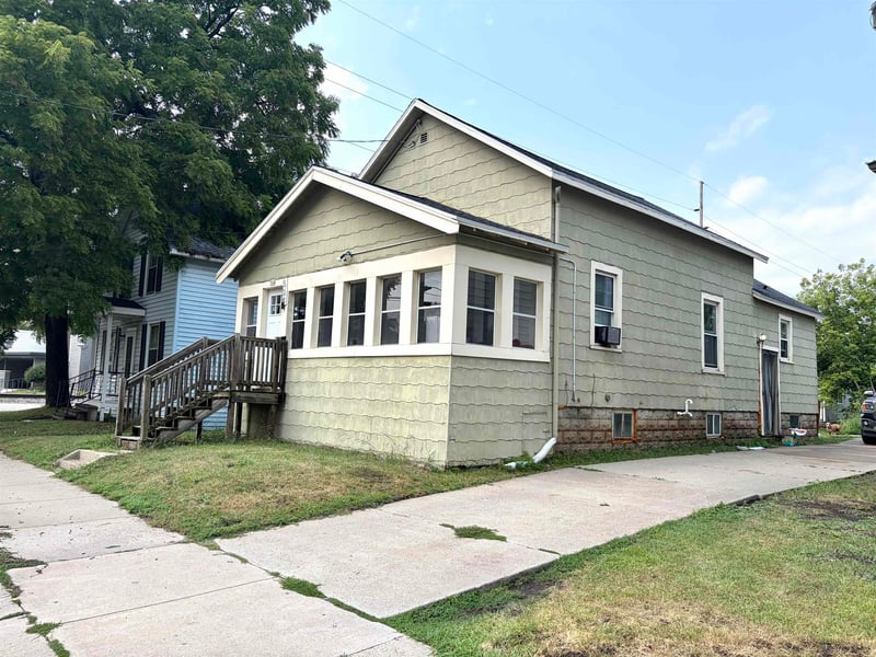 504 Ceape Ave, Oshkosh, WI 54901-5209
